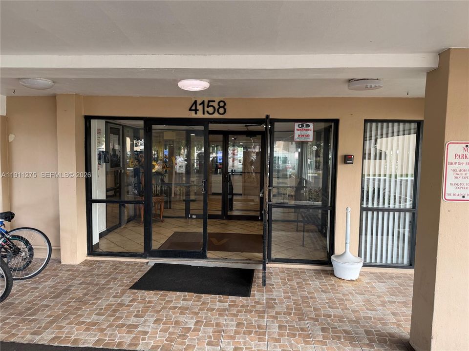 For Sale: $109,000 (1 beds, 1 baths, 783 Square Feet)