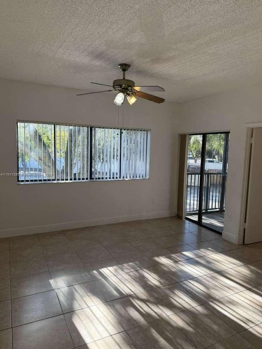 Active With Contract: $1,899 (2 beds, 2 baths, 858 Square Feet)