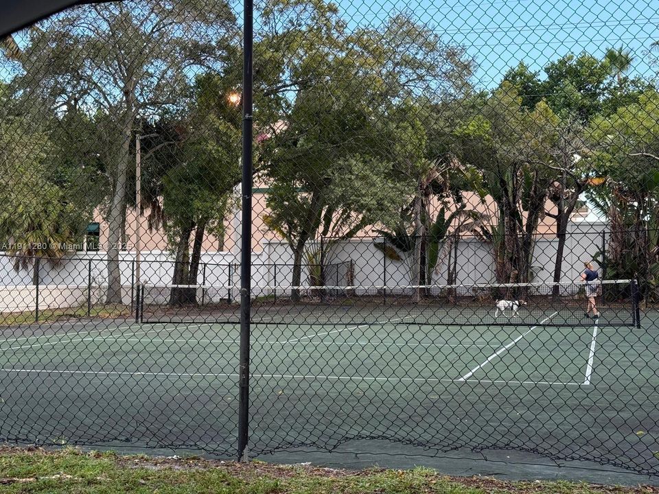 Active With Contract: $1,899 (2 beds, 2 baths, 858 Square Feet)