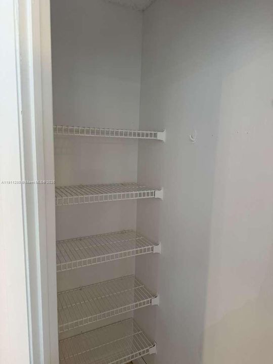 Active With Contract: $1,899 (2 beds, 2 baths, 858 Square Feet)