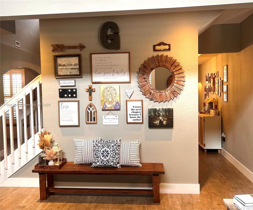 出租: $4,950 (5 贝兹, 3 浴室, 2837 平方英尺)