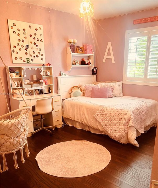 出租: $4,950 (5 贝兹, 3 浴室, 2837 平方英尺)