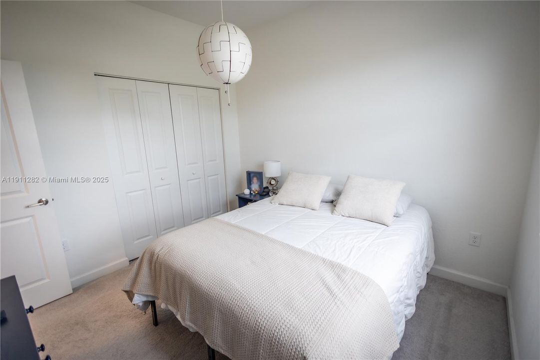 For Rent: $4,800 (5 beds, 3 baths, 2233 Square Feet)