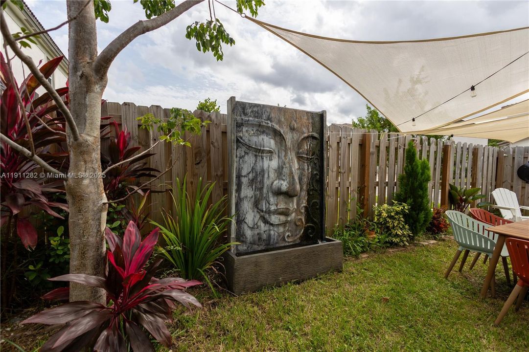 For Rent: $4,800 (5 beds, 3 baths, 2233 Square Feet)