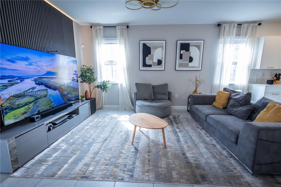 For Rent: $4,800 (5 beds, 3 baths, 2233 Square Feet)