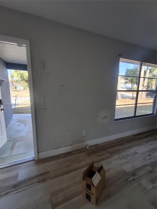 Activo con contrato: $245,000 (3 camas, 2 baños, 1160 Pies cuadrados)