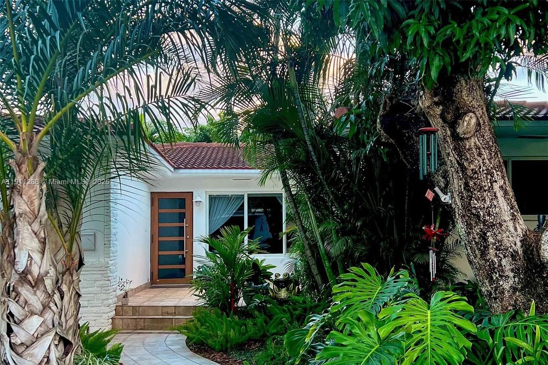 На продажу: $1,910,000 (3 спален, 2 ванн, 1771 Квадратных фут)