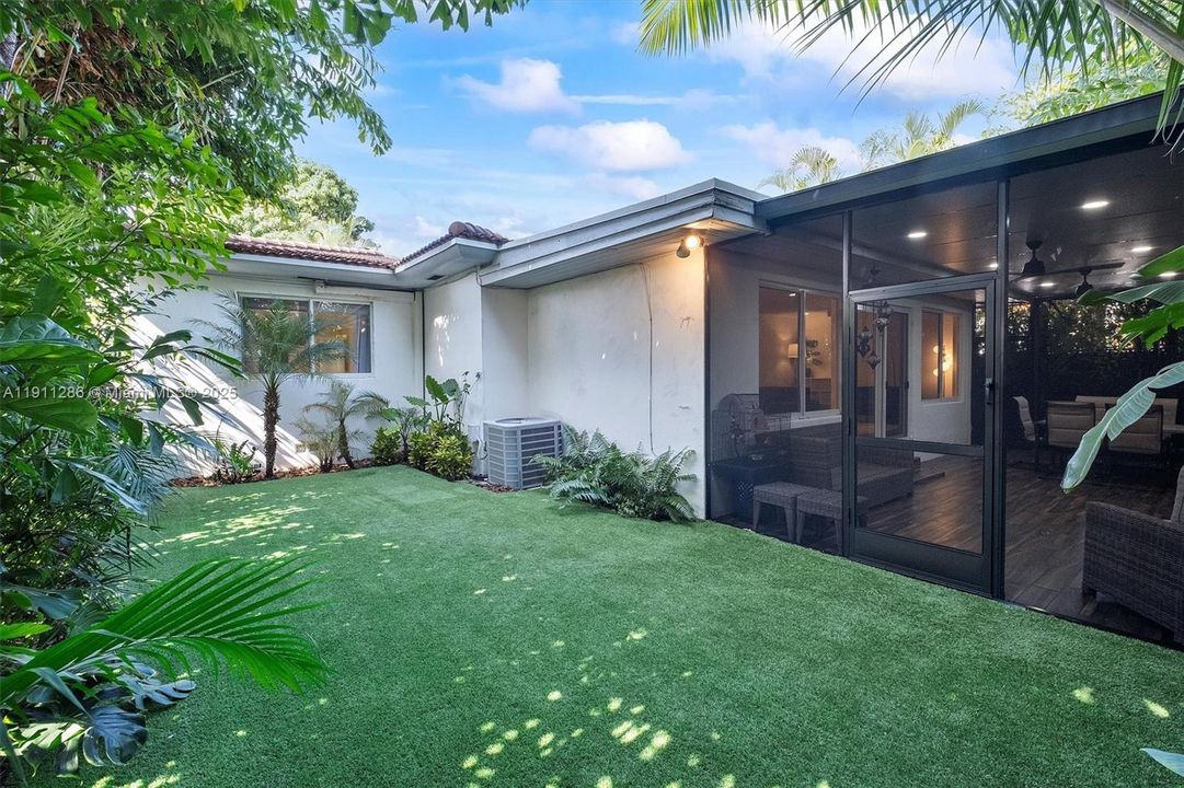 На продажу: $1,910,000 (3 спален, 2 ванн, 1771 Квадратных фут)