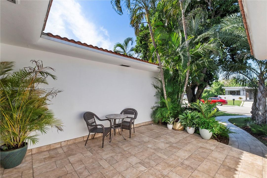 На продажу: $1,910,000 (3 спален, 2 ванн, 1771 Квадратных фут)