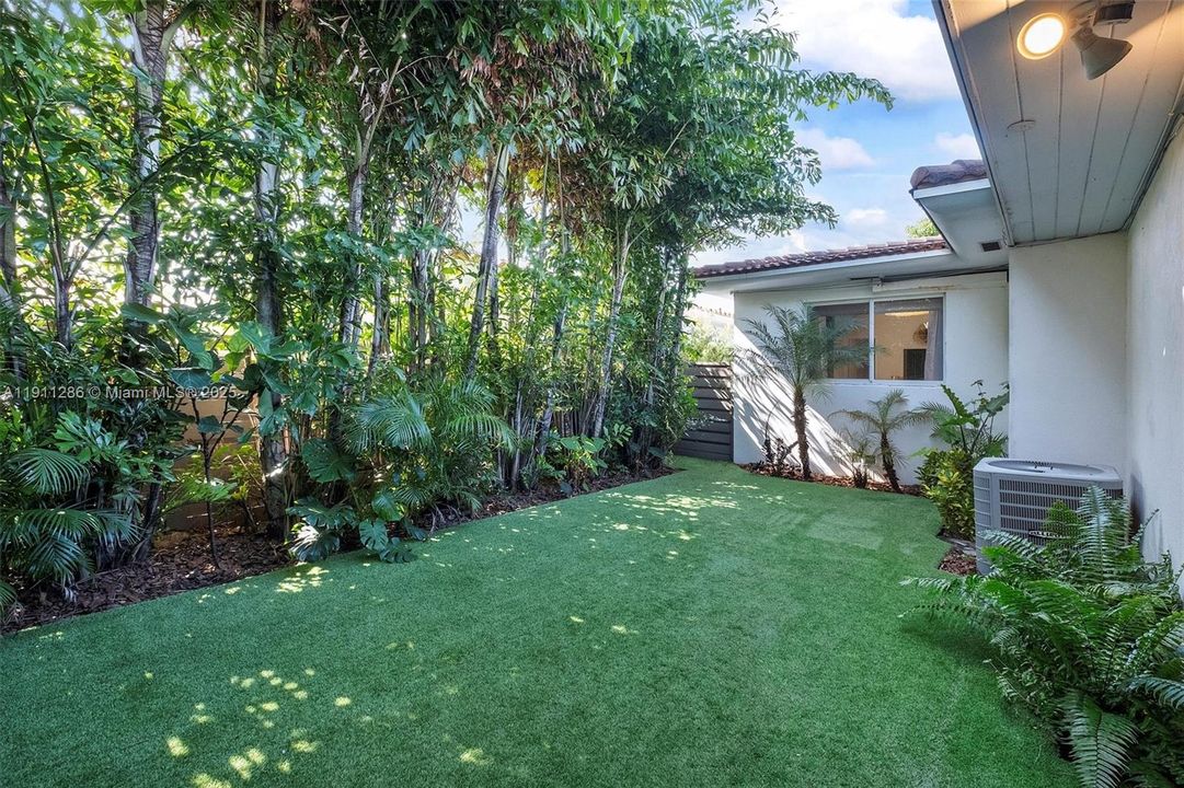 На продажу: $1,910,000 (3 спален, 2 ванн, 1771 Квадратных фут)