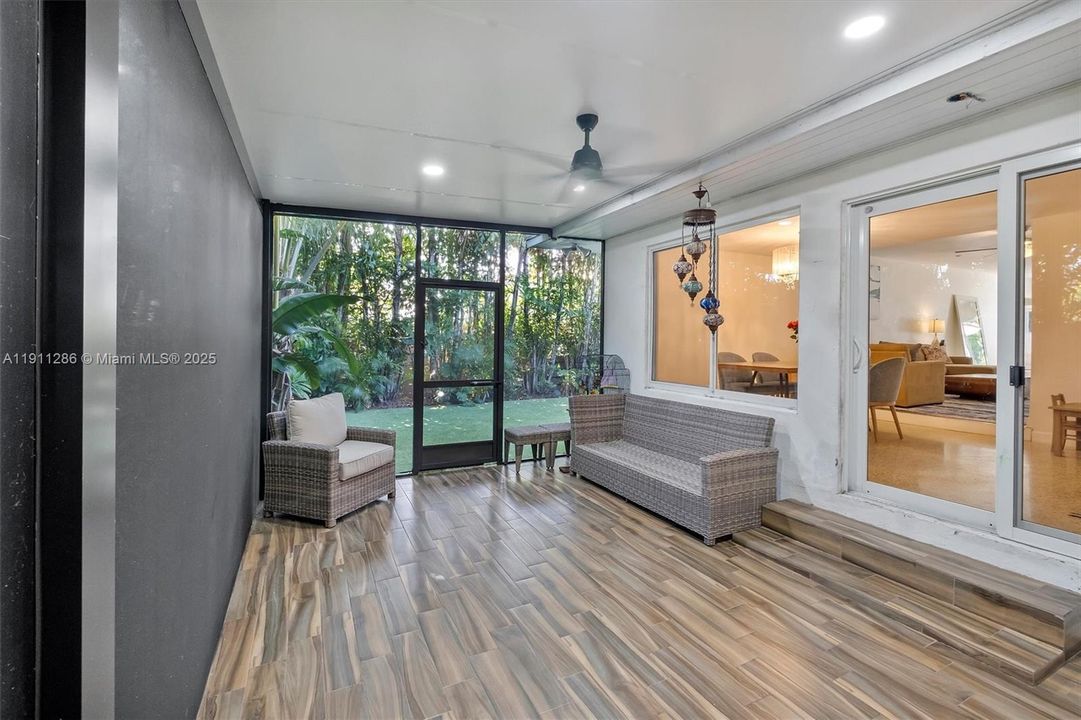 На продажу: $1,910,000 (3 спален, 2 ванн, 1771 Квадратных фут)