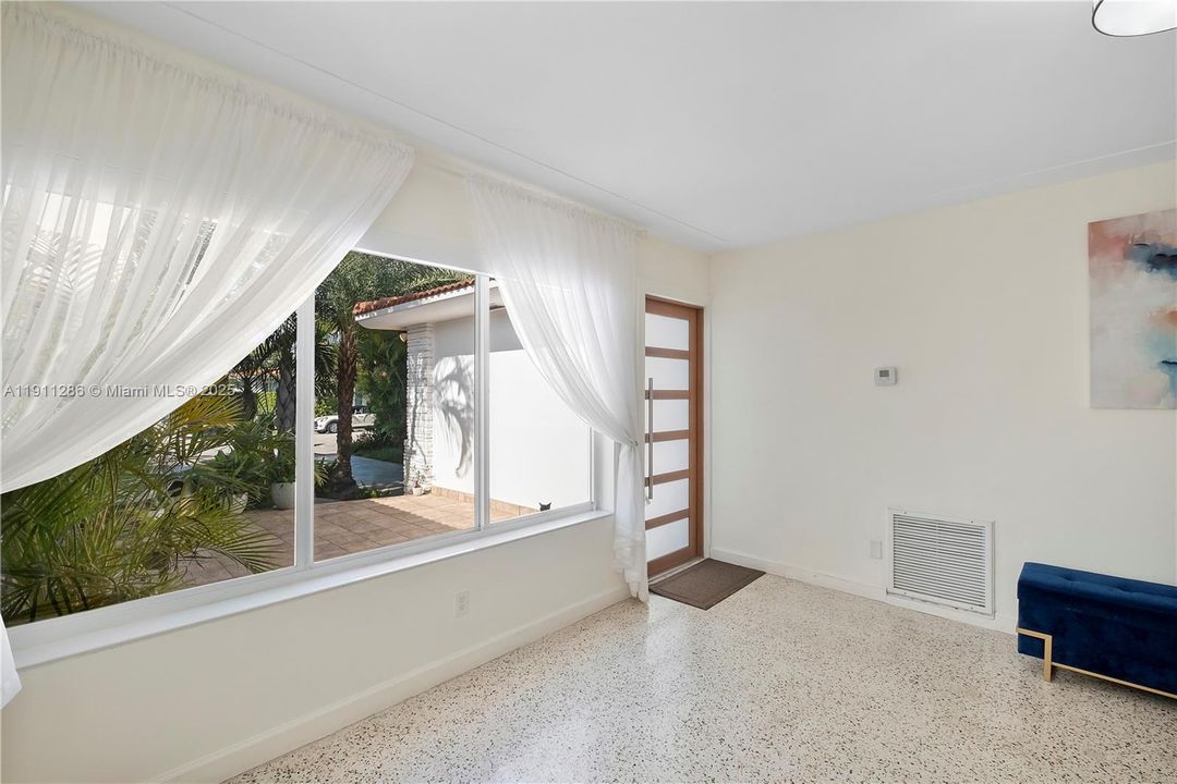 На продажу: $1,910,000 (3 спален, 2 ванн, 1771 Квадратных фут)