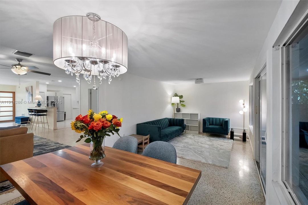 На продажу: $1,910,000 (3 спален, 2 ванн, 1771 Квадратных фут)