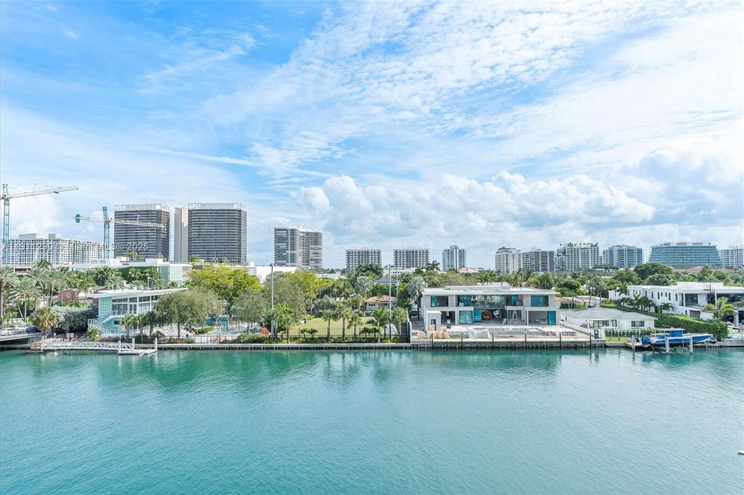 На продажу: $2,495,000 (3 спален, 3 ванн, 2089 Квадратных фут)