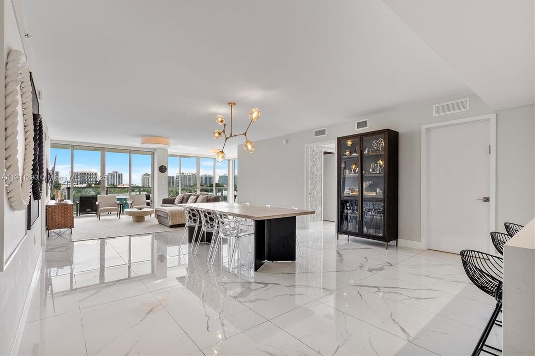 На продажу: $2,495,000 (3 спален, 3 ванн, 2089 Квадратных фут)