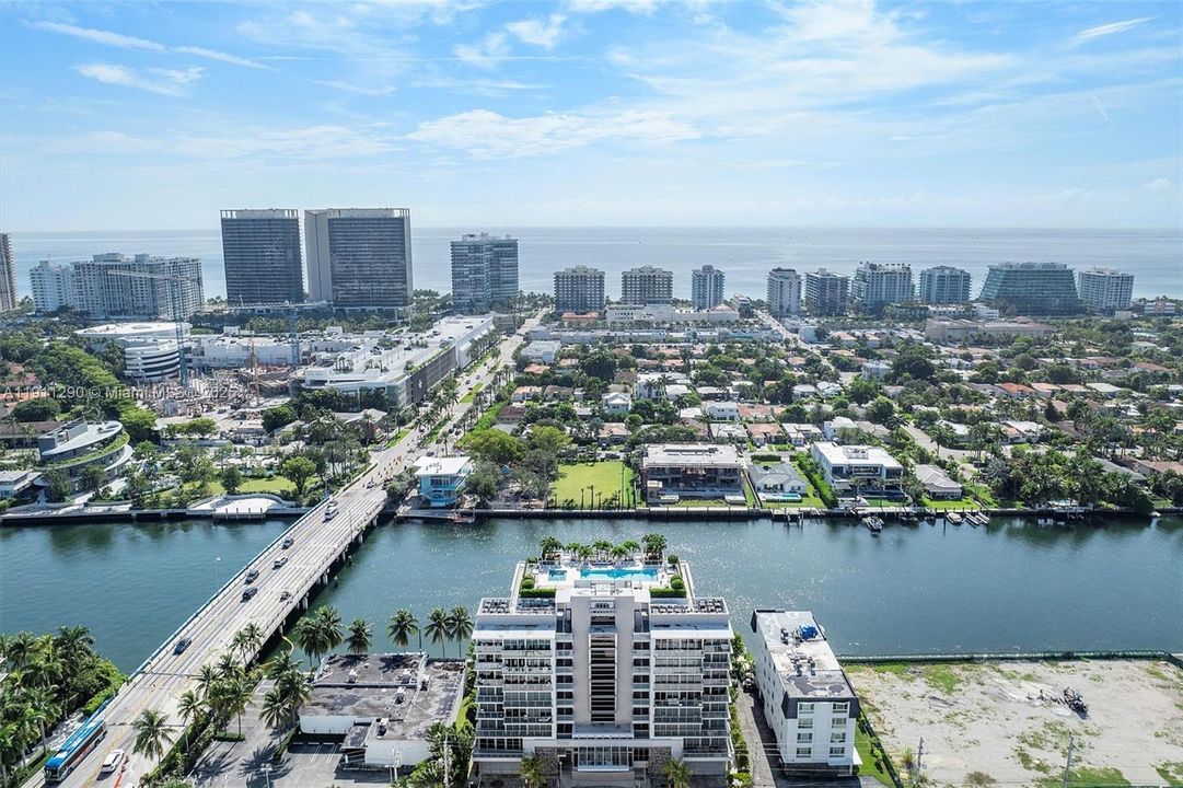 На продажу: $2,495,000 (3 спален, 3 ванн, 2089 Квадратных фут)