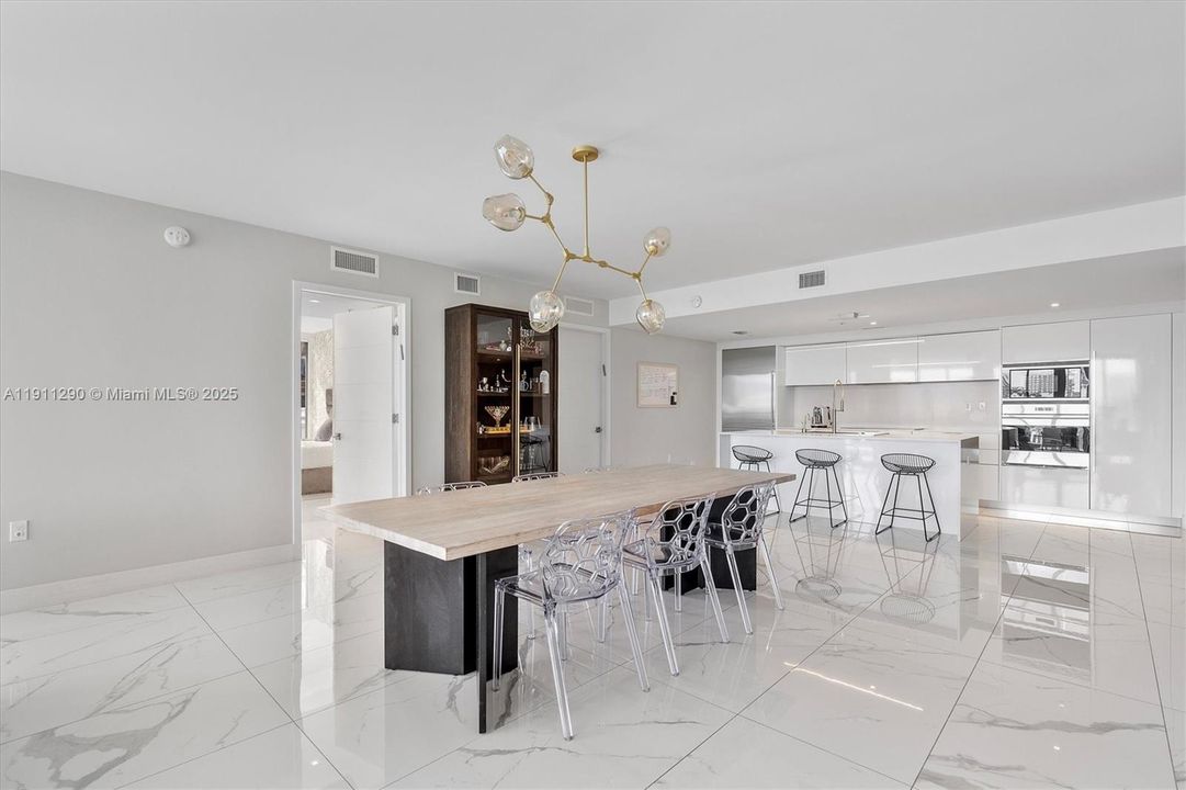 На продажу: $2,495,000 (3 спален, 3 ванн, 2089 Квадратных фут)