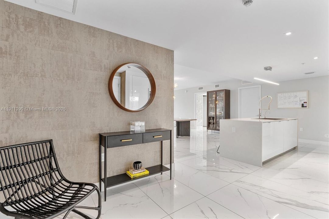 На продажу: $2,495,000 (3 спален, 3 ванн, 2089 Квадратных фут)