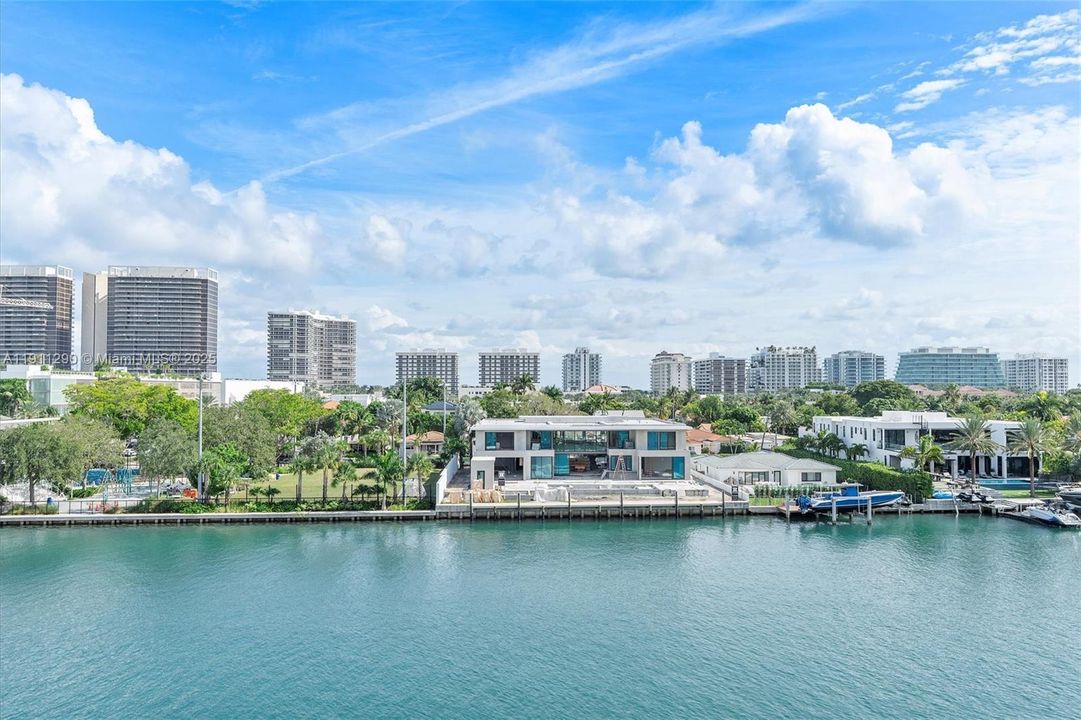 На продажу: $2,495,000 (3 спален, 3 ванн, 2089 Квадратных фут)