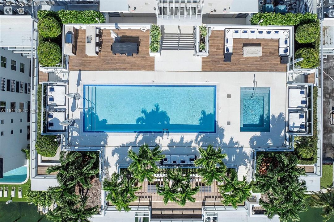 На продажу: $2,495,000 (3 спален, 3 ванн, 2089 Квадратных фут)