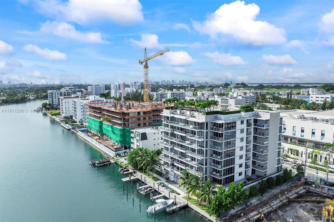 На продажу: $2,495,000 (3 спален, 3 ванн, 2089 Квадратных фут)