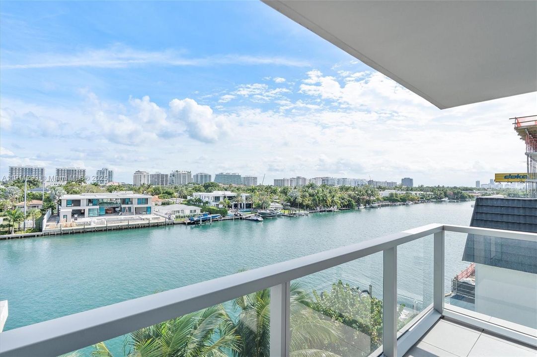 На продажу: $2,495,000 (3 спален, 3 ванн, 2089 Квадратных фут)