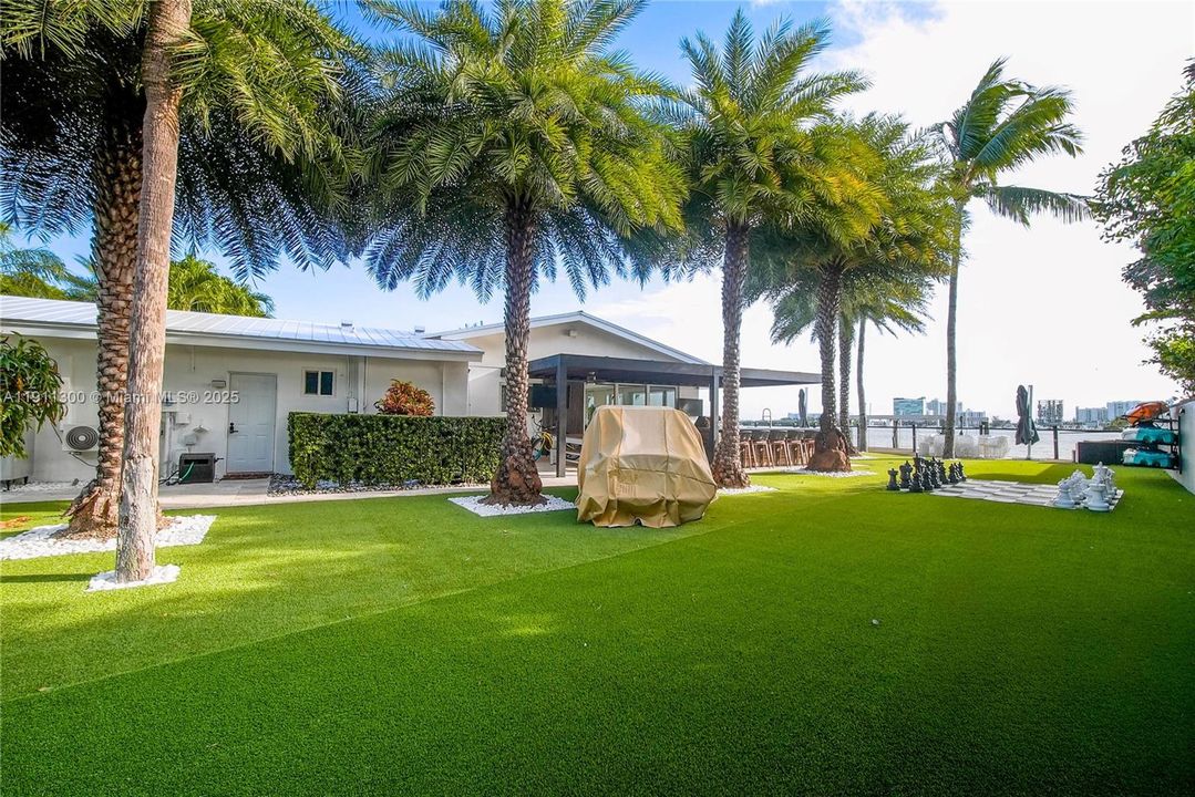 En Venta: $6,999,000 (3 camas, 2 baños, 2083 Pies cuadrados)