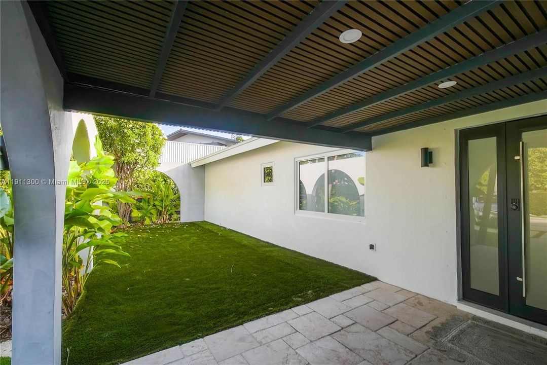 En Venta: $6,999,000 (3 camas, 2 baños, 2083 Pies cuadrados)