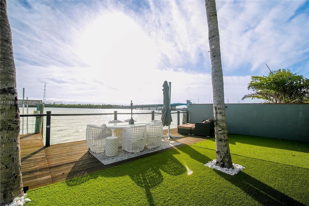 En Venta: $6,999,000 (3 camas, 2 baños, 2083 Pies cuadrados)