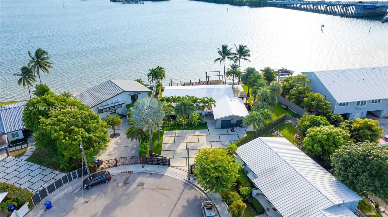 En Venta: $6,999,000 (3 camas, 2 baños, 2083 Pies cuadrados)