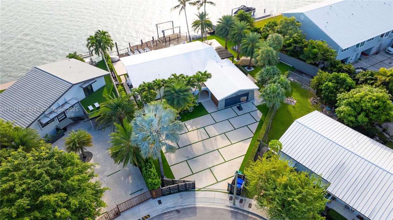 En Venta: $6,999,000 (3 camas, 2 baños, 2083 Pies cuadrados)