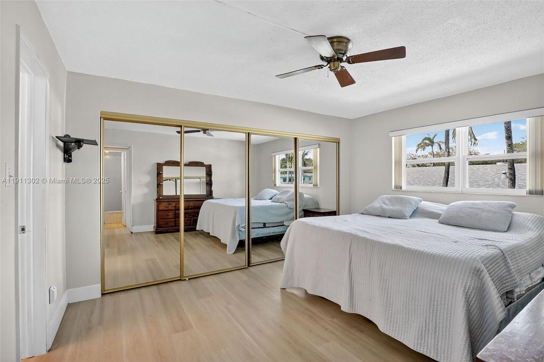 Active With Contract: $165,000 (2 beds, 1 baths, 830 Square Feet)