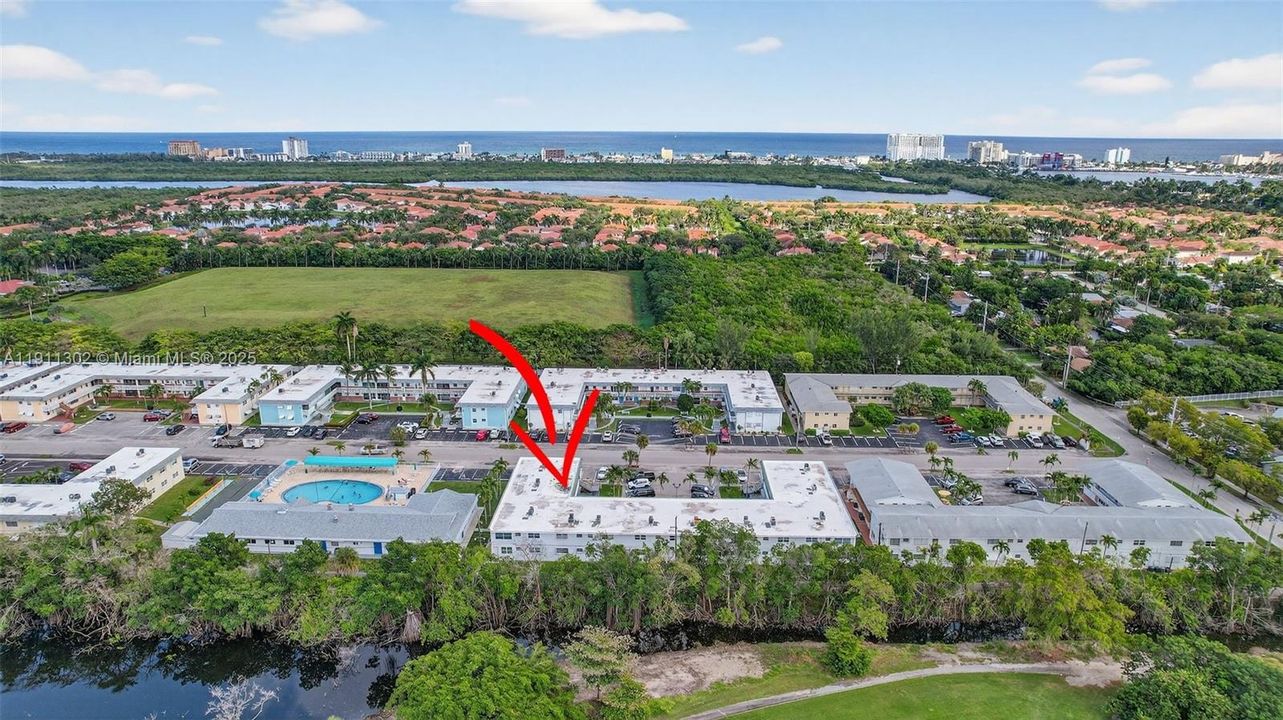 Active With Contract: $165,000 (2 beds, 1 baths, 830 Square Feet)