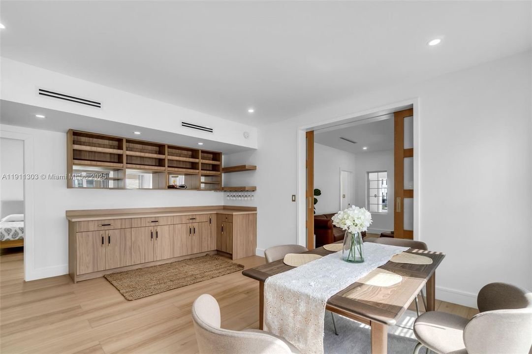 For Sale: $1,150,000 (3 beds, 1 baths, 1556 Square Feet)