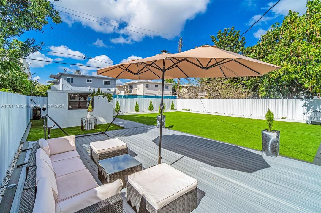 For Sale: $1,150,000 (3 beds, 1 baths, 1556 Square Feet)