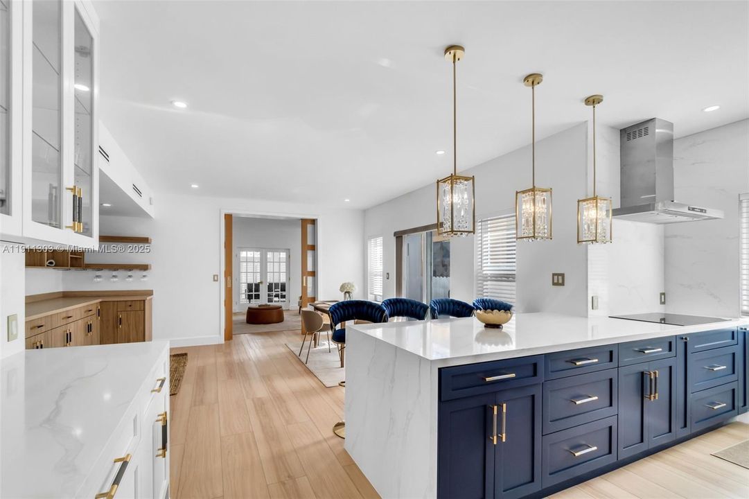 For Sale: $1,150,000 (3 beds, 1 baths, 1556 Square Feet)