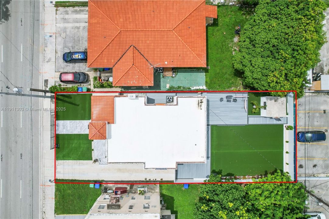 For Sale: $1,150,000 (3 beds, 1 baths, 1556 Square Feet)