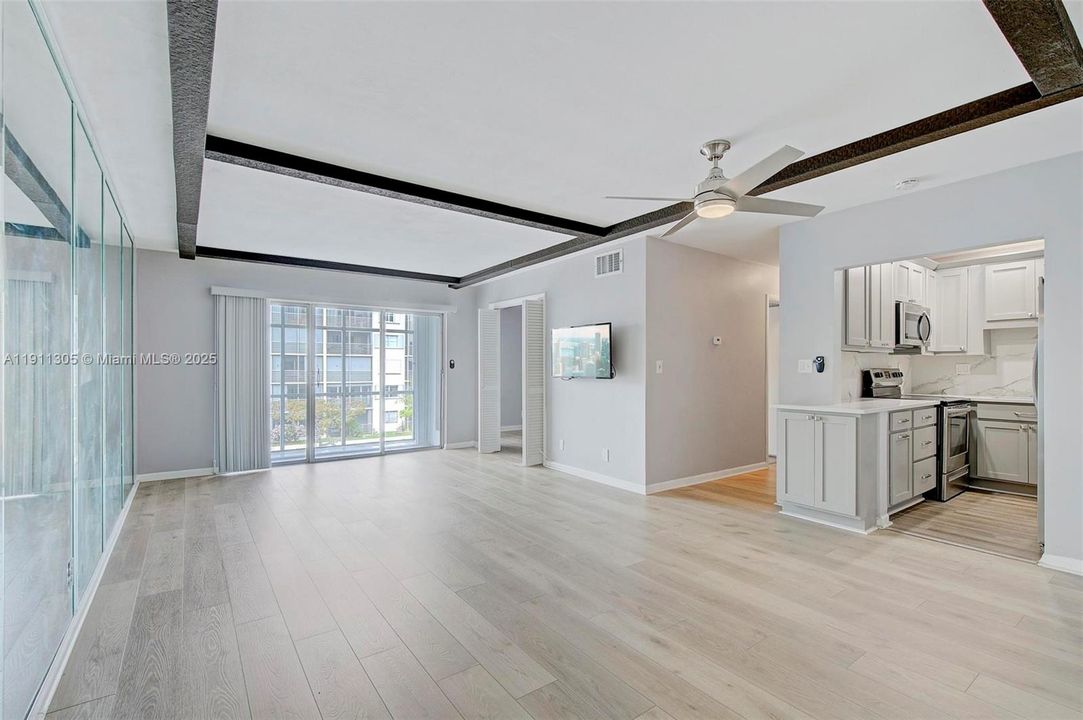 待售: $269,000 (2 贝兹, 1 浴室, 850 平方英尺)