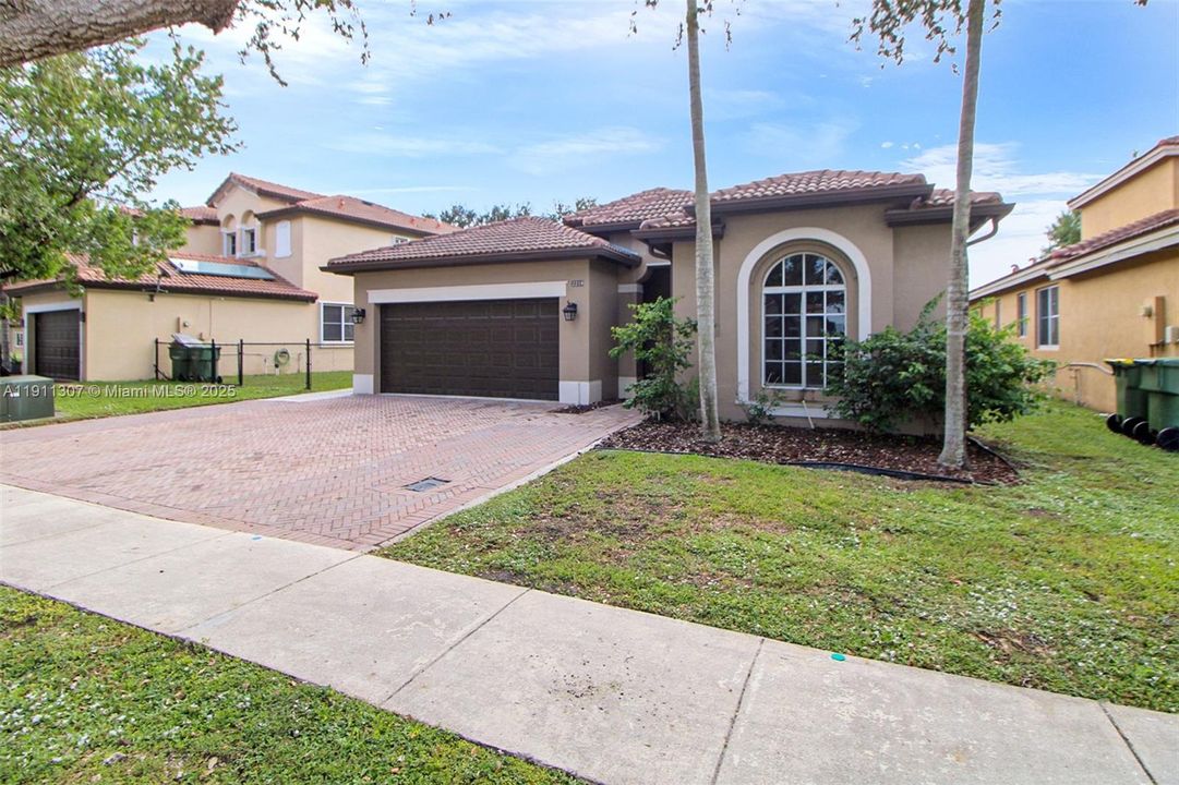 En Venta: $457,000 (3 camas, 2 baños, 1534 Pies cuadrados)