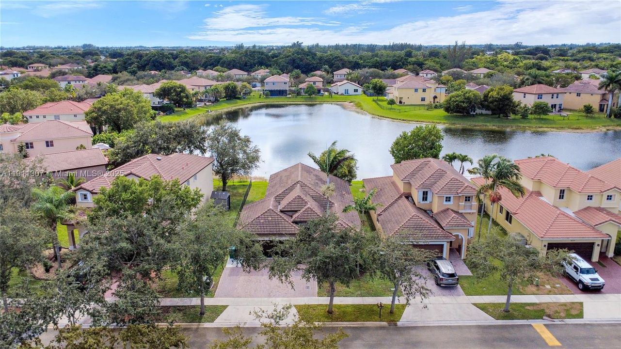 En Venta: $457,000 (3 camas, 2 baños, 1534 Pies cuadrados)