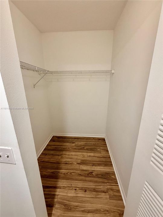 В аренду: $2,060 (2 спален, 2 ванн, 1008 Квадратных фут)