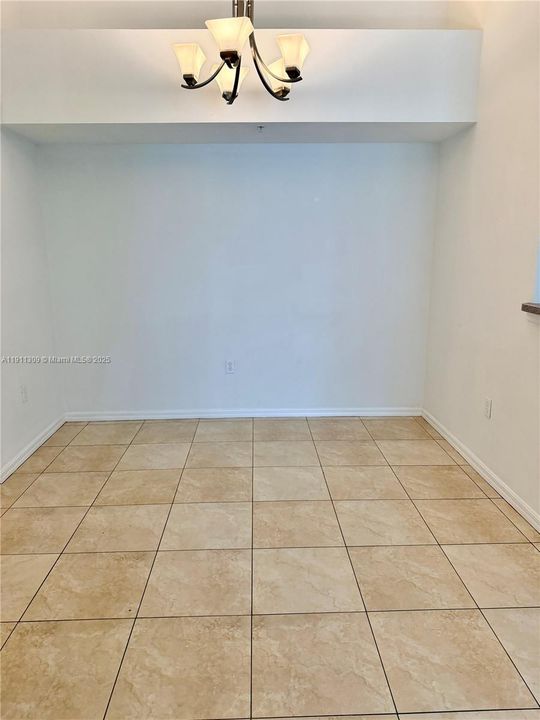 В аренду: $2,060 (2 спален, 2 ванн, 1008 Квадратных фут)