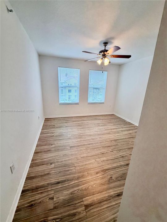 В аренду: $2,060 (2 спален, 2 ванн, 1008 Квадратных фут)