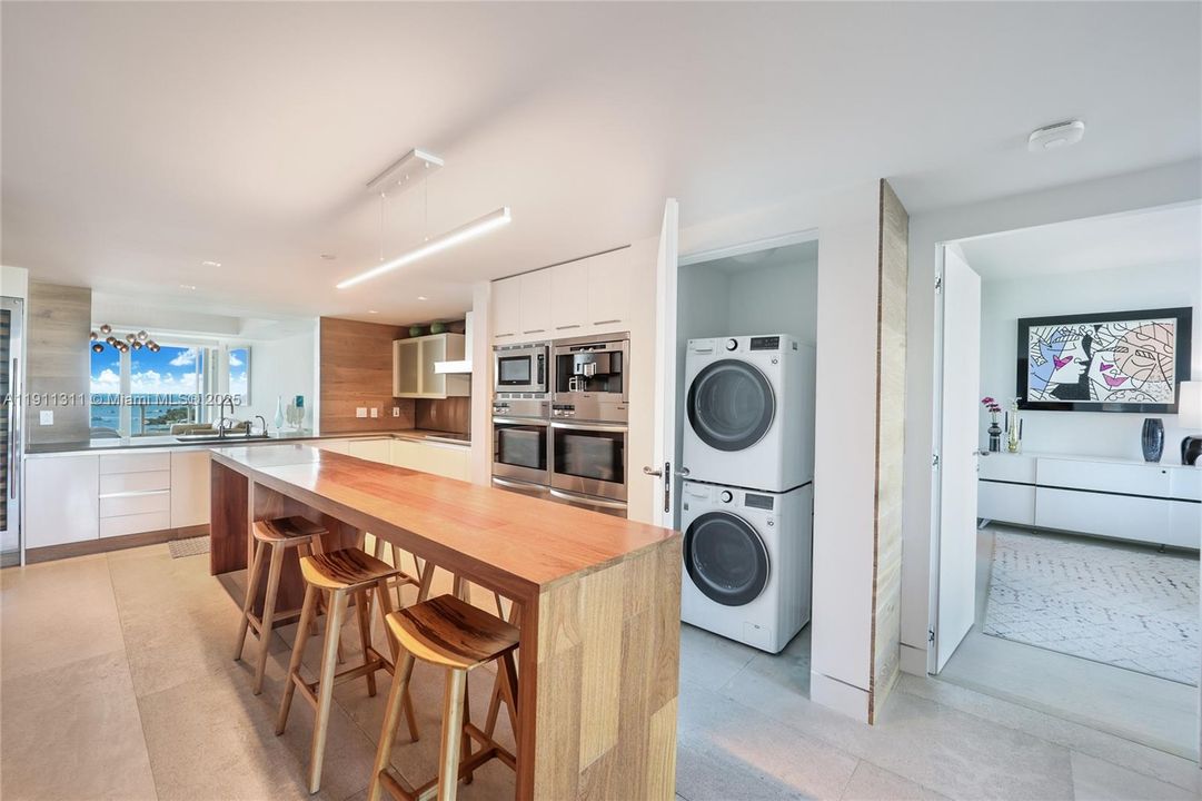 For Rent: $22,000 (3 beds, 3 baths, 2640 Square Feet)