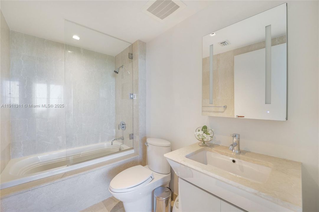 For Rent: $22,000 (3 beds, 3 baths, 2640 Square Feet)