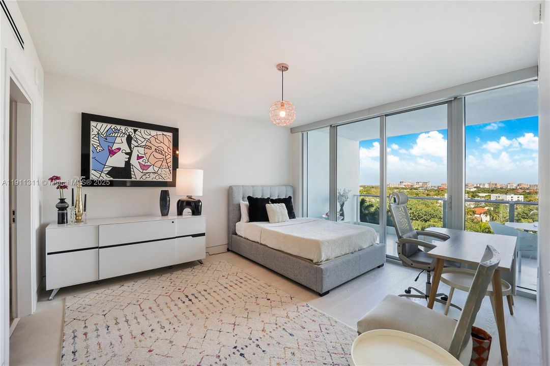 For Rent: $22,000 (3 beds, 3 baths, 2640 Square Feet)