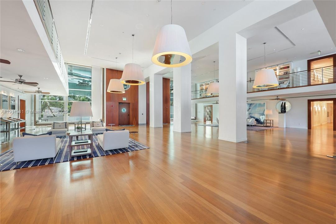 For Rent: $22,000 (3 beds, 3 baths, 2640 Square Feet)