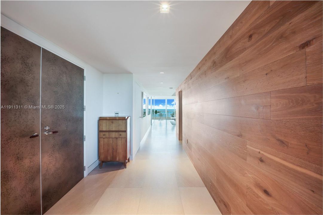 For Rent: $22,000 (3 beds, 3 baths, 2640 Square Feet)