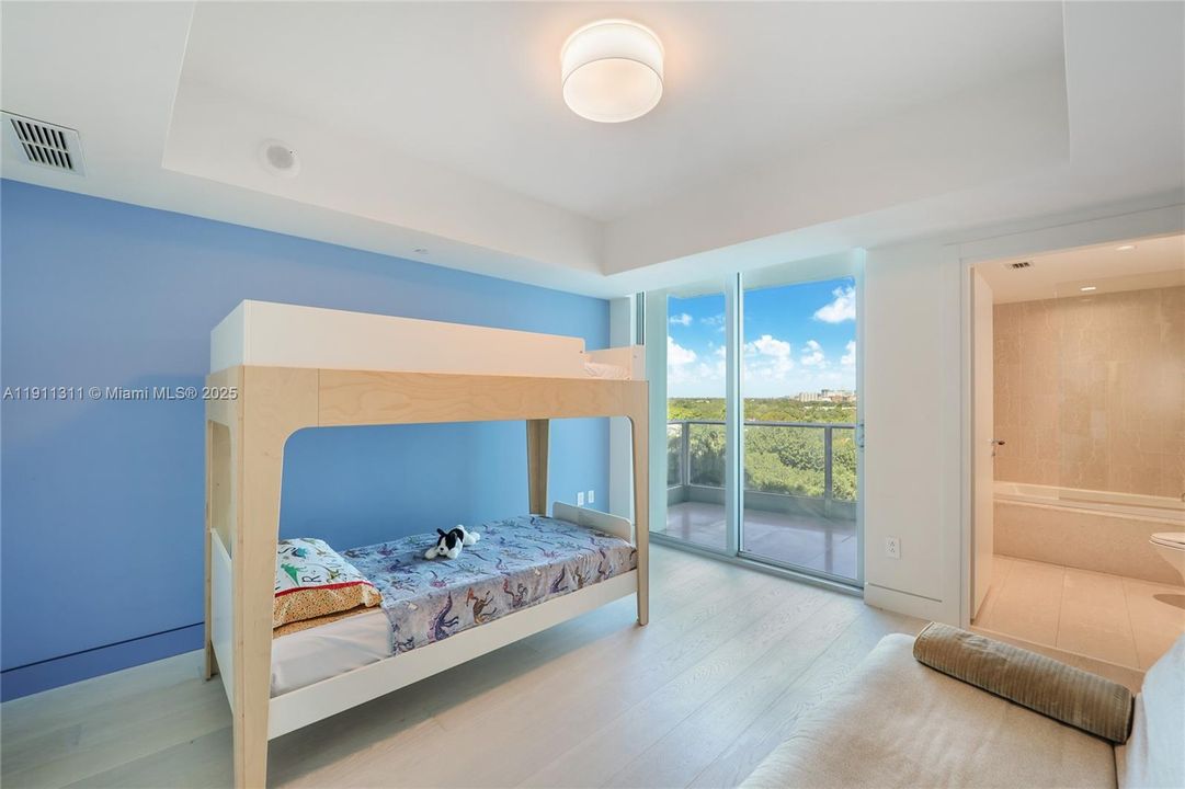 For Rent: $22,000 (3 beds, 3 baths, 2640 Square Feet)