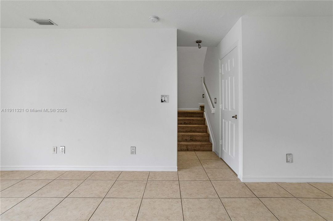 For Sale: $465,000 (3 beds, 2 baths, 1892 Square Feet)